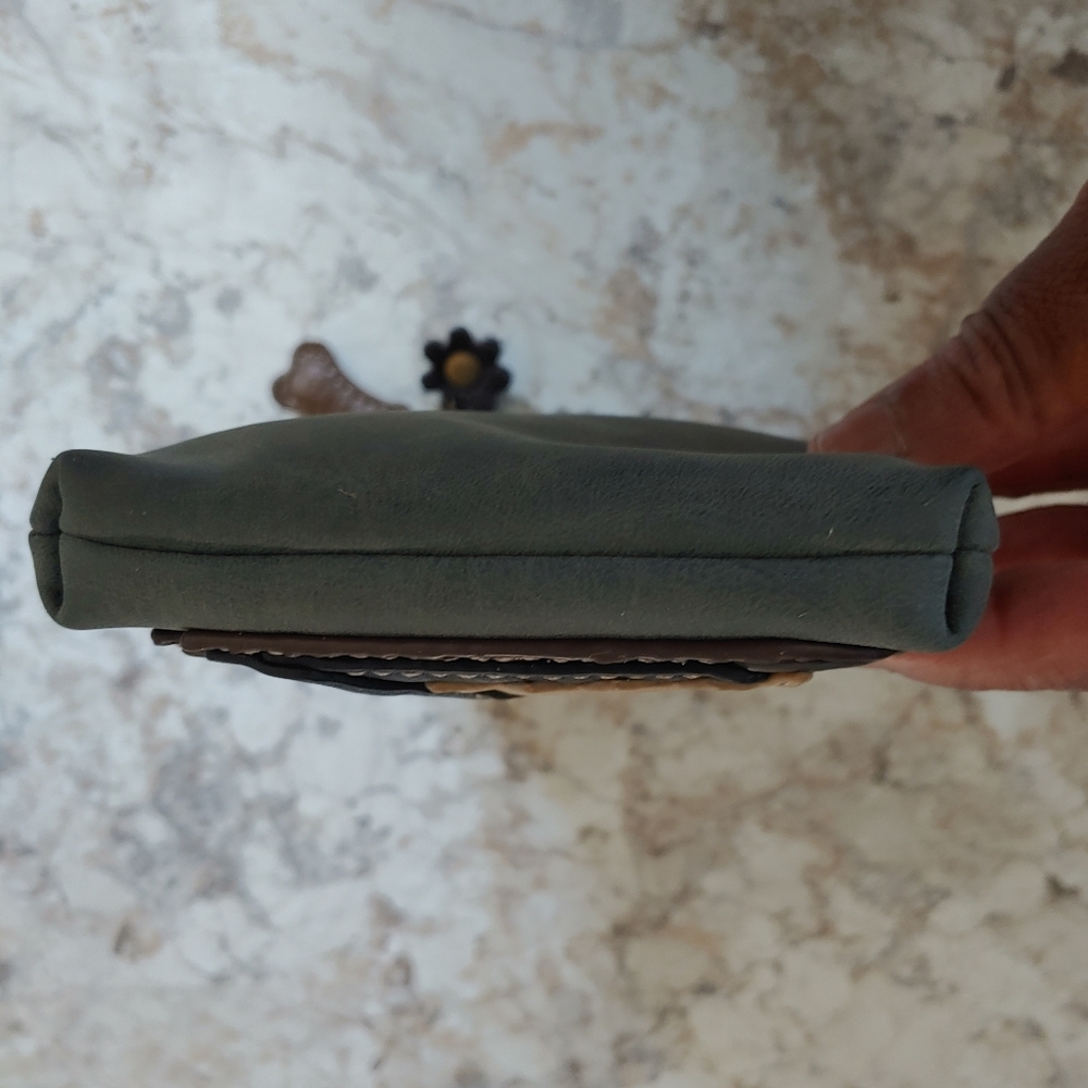 Chala Women's Blue Vegan Leather Crossbody Purse - Picture 6 of 7